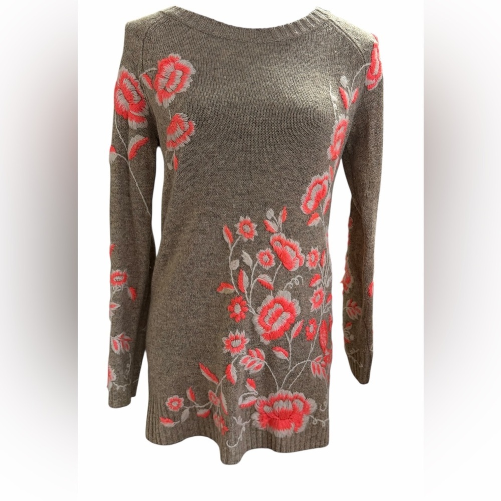 Anthropologie Sleeping on Snow Embroidered Ranunculus Tunic Sweater Size Small - Picture 2 of 9